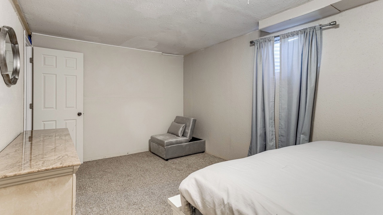 Photo of Bedroom in Aurora