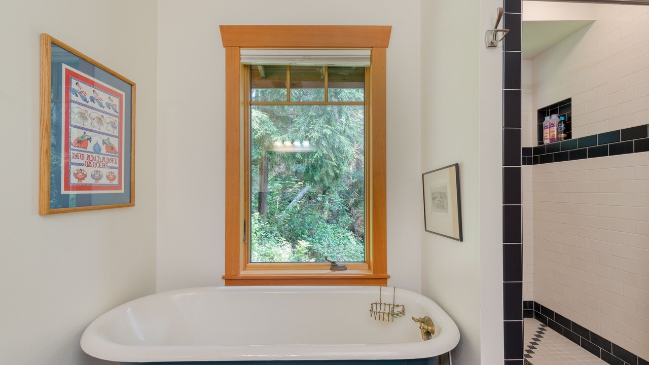 Photo of Bathroom in Langley