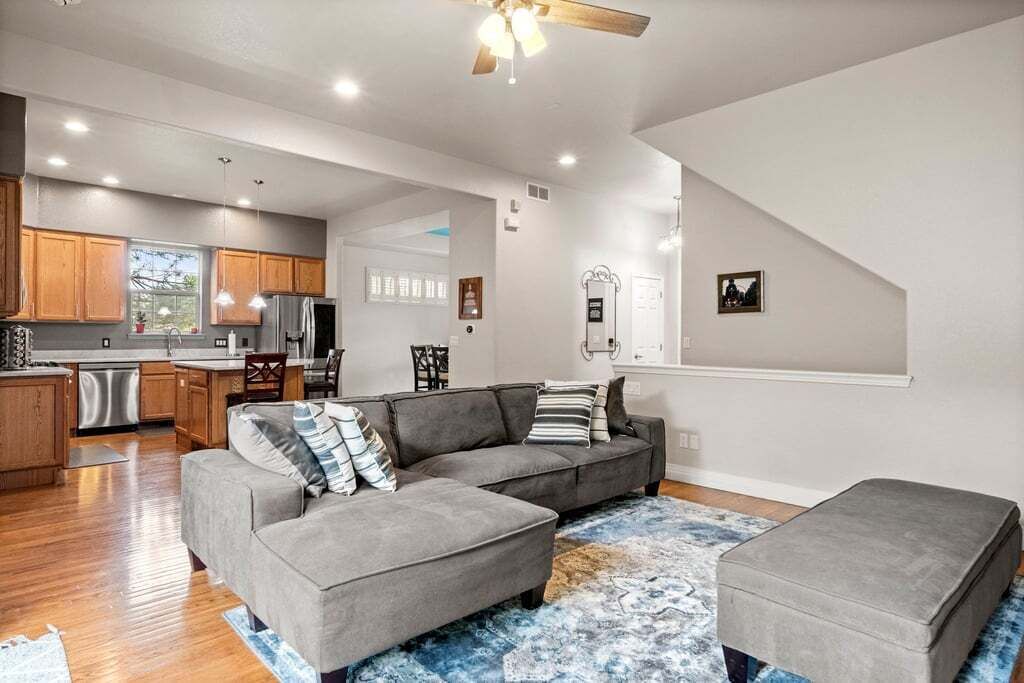 Photo of Livingroom in Lowry Field