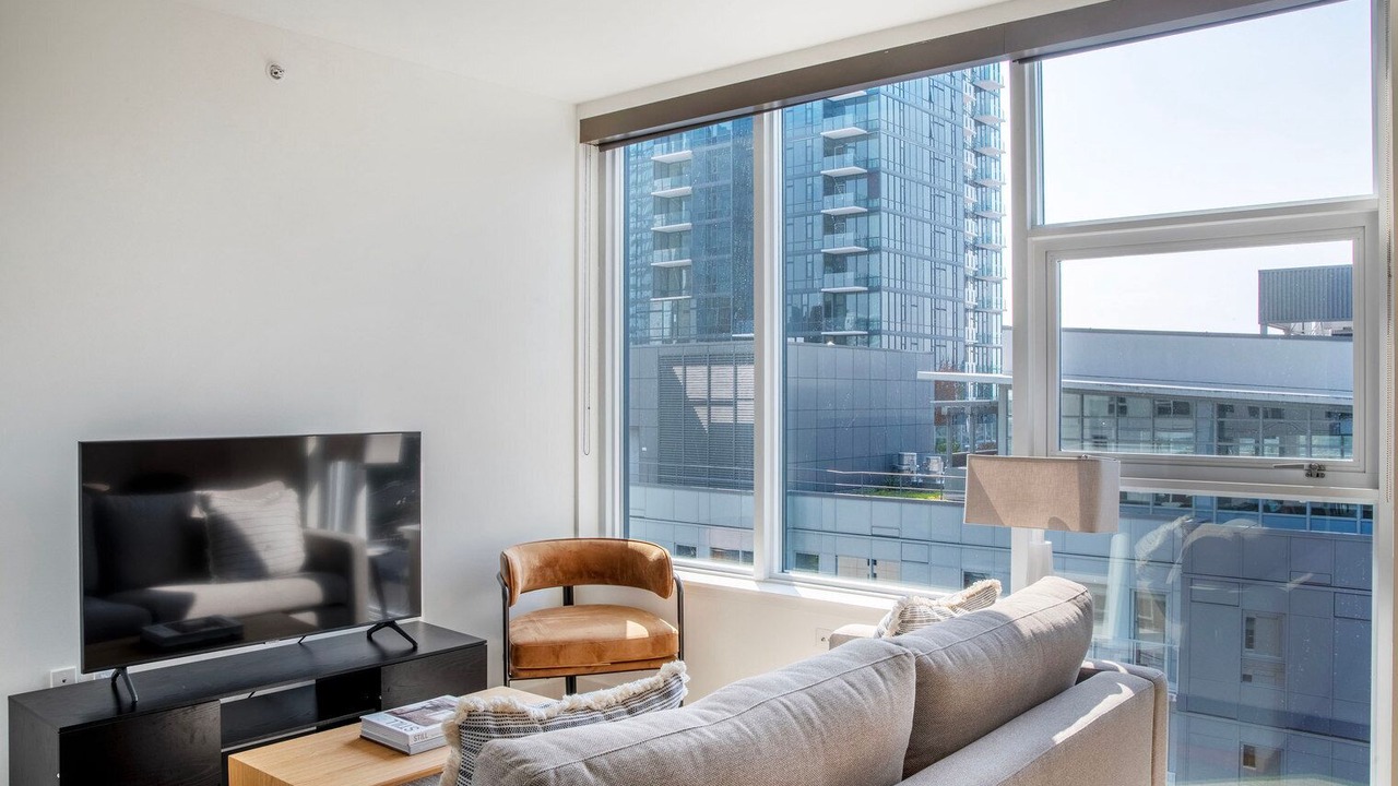 Photo of Livingroom in Northwest Bellevue