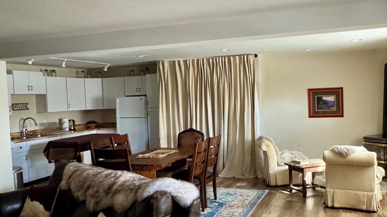Photo of Livingroom in Saratoga