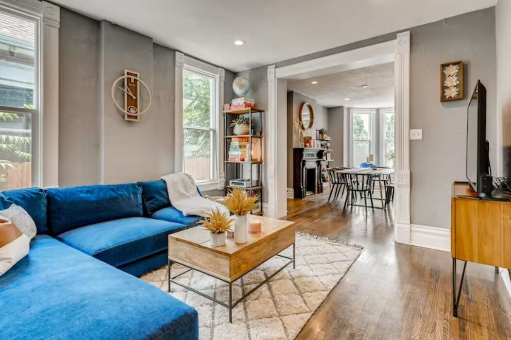 Photo of Livingroom in Jefferson Park