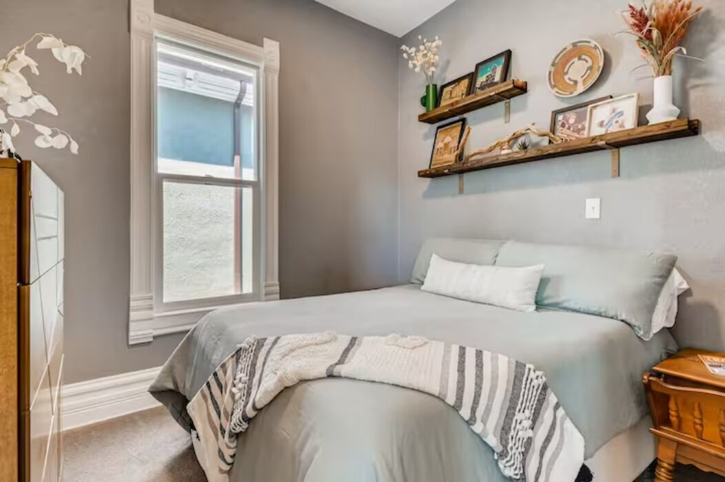 Photo of Bedroom in Jefferson Park
