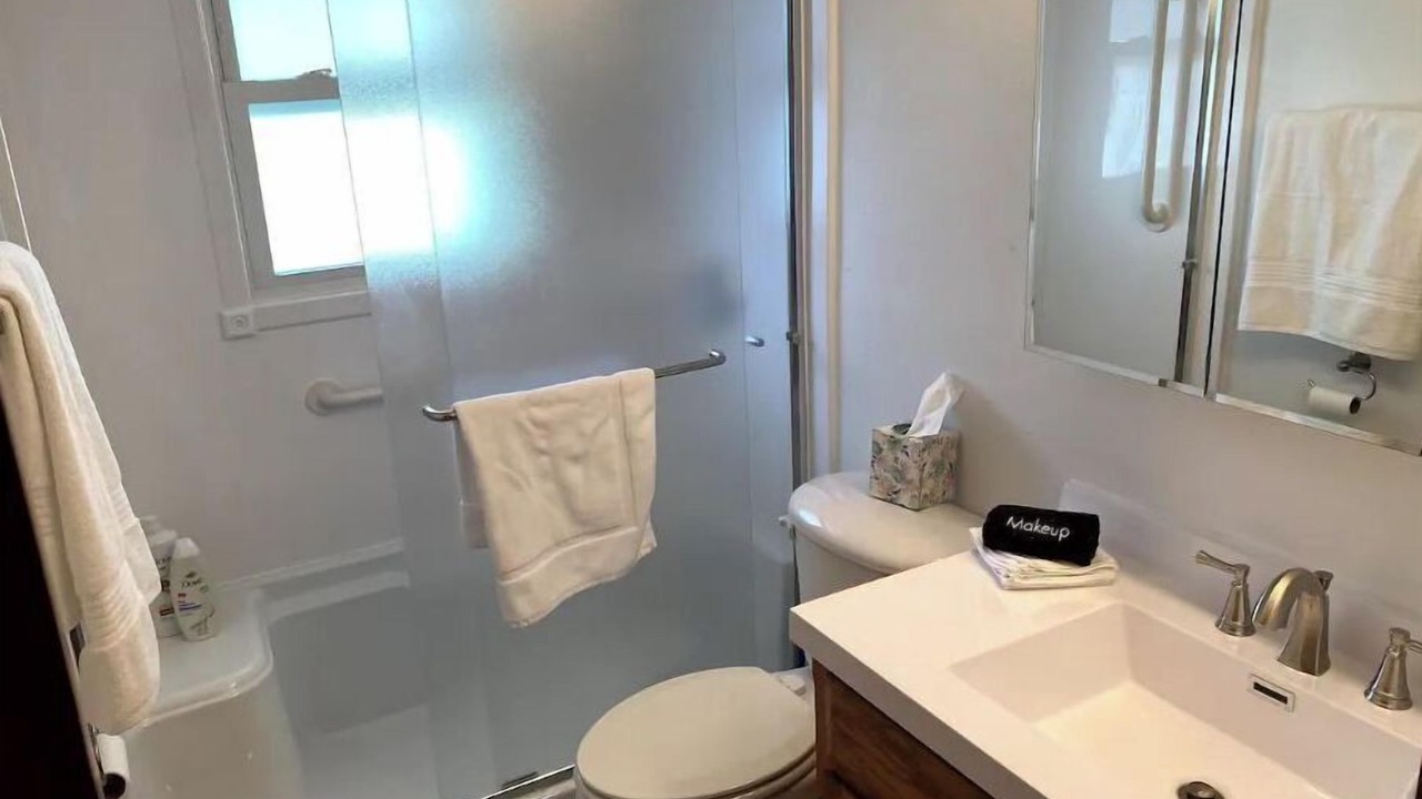 Photo of Bathroom in Indianola