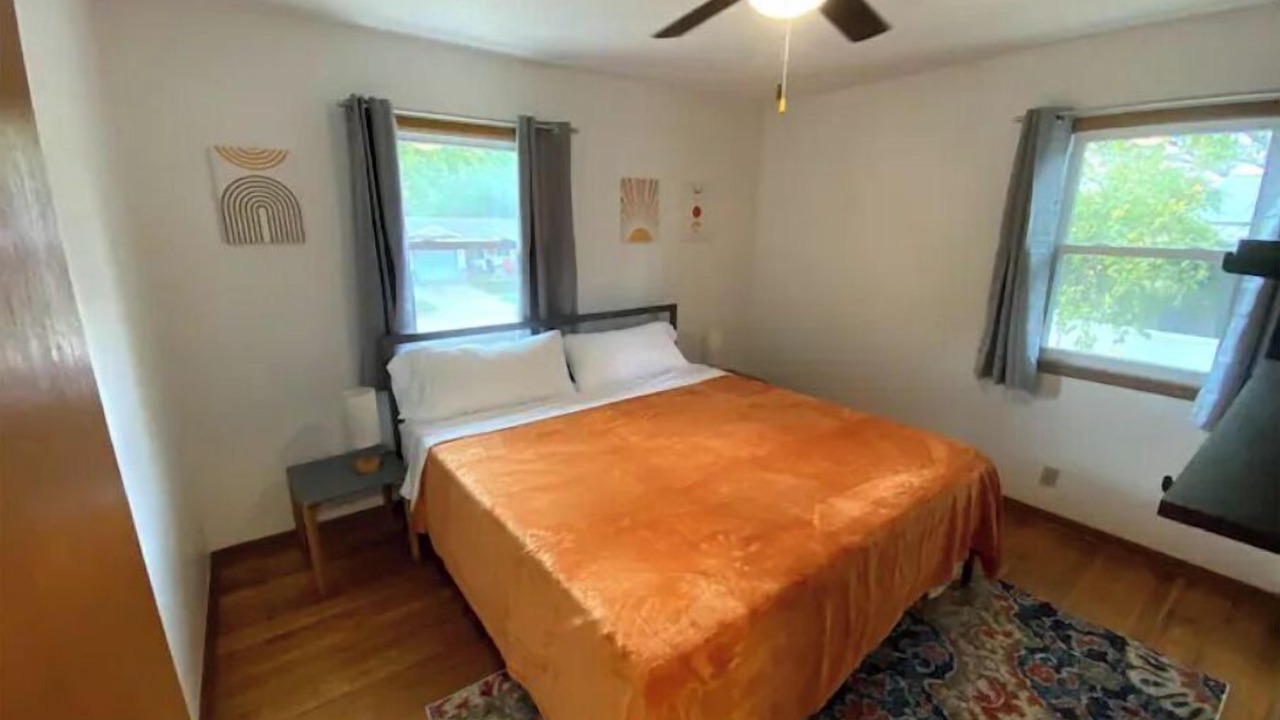 Photo of Bedroom in Indianola