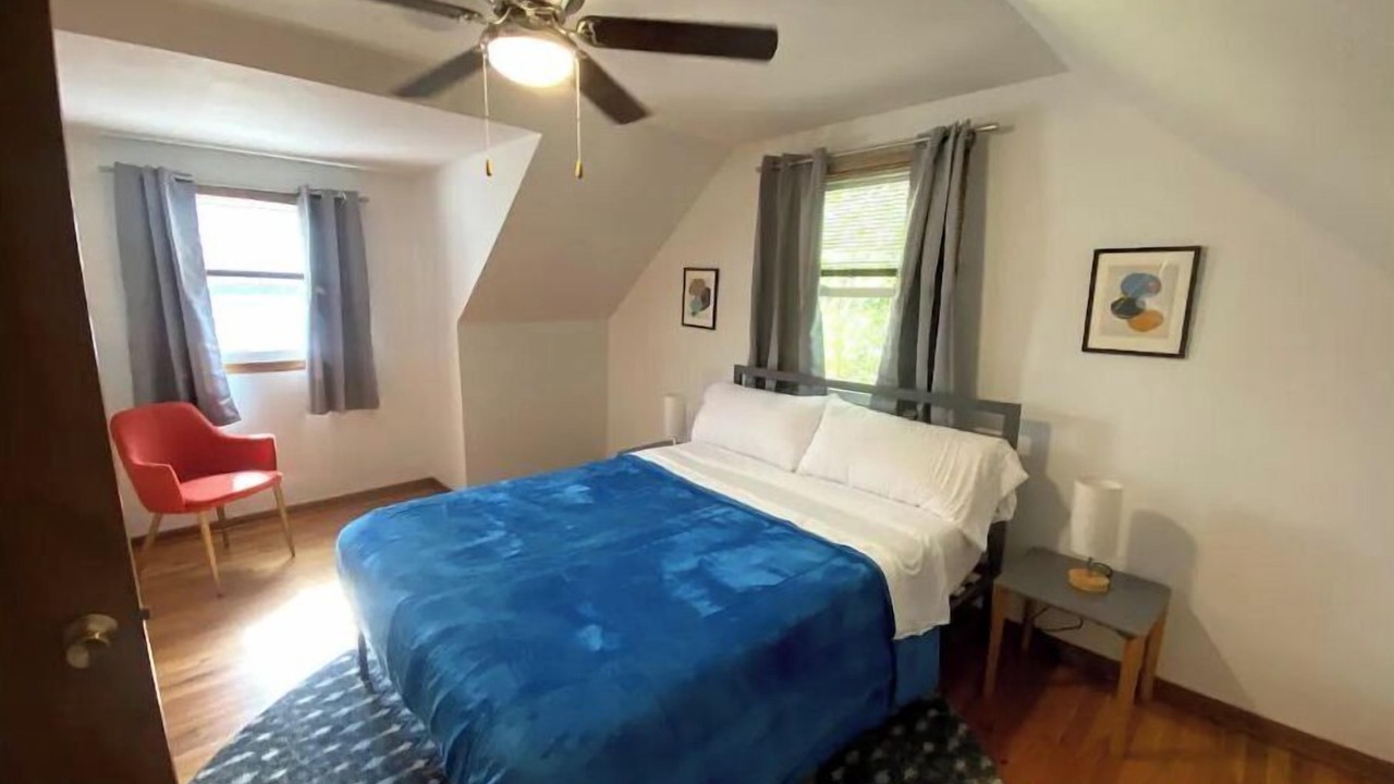 Photo of Bedroom in Indianola
