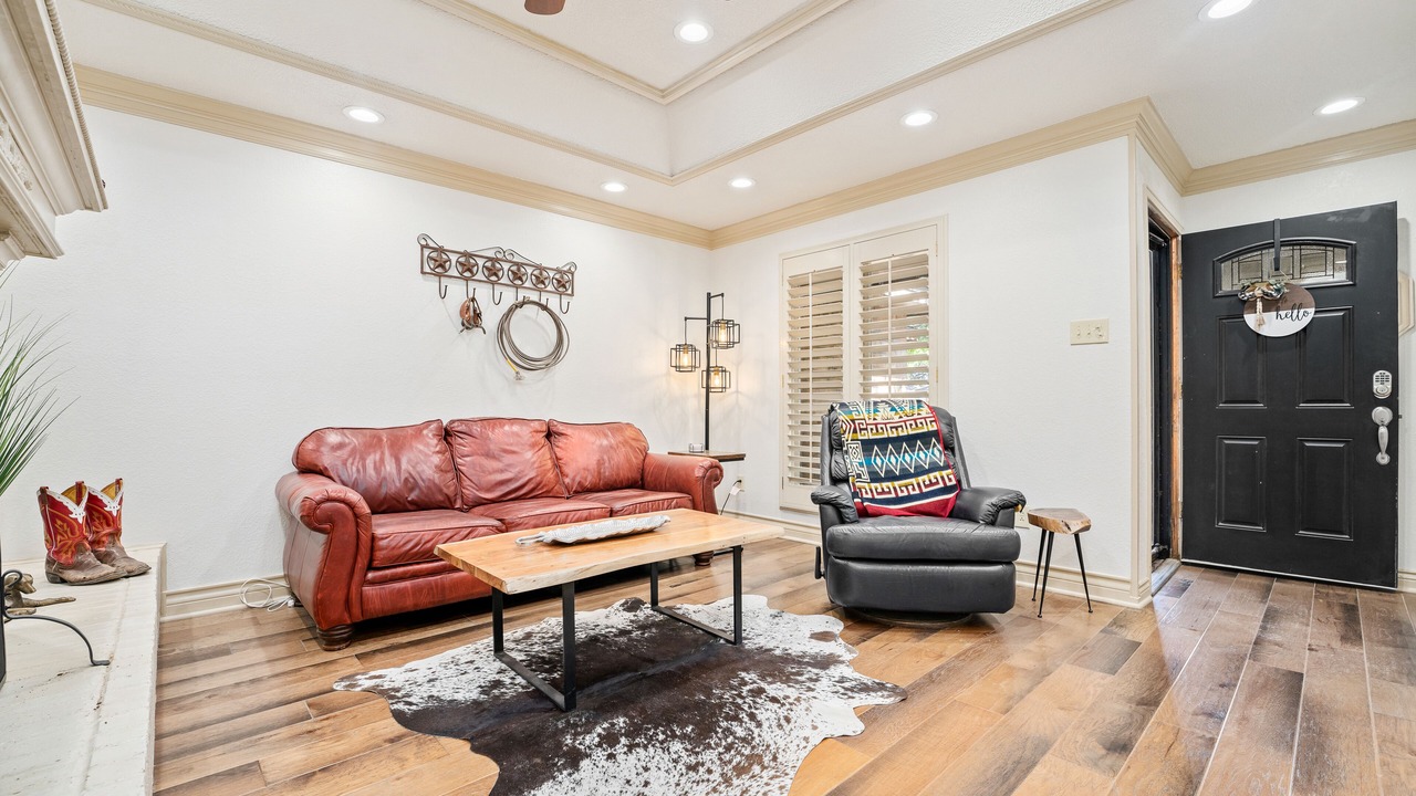 Photo of Livingroom in Raintree