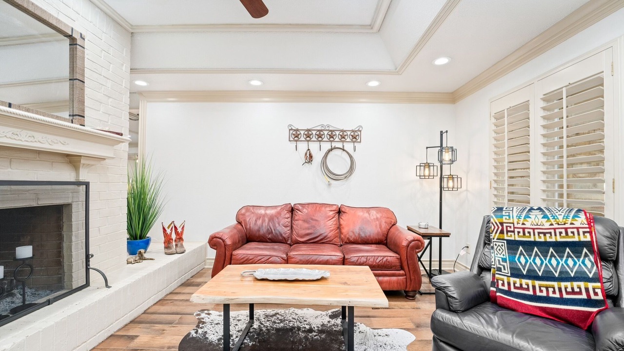 Photo of Livingroom in Raintree
