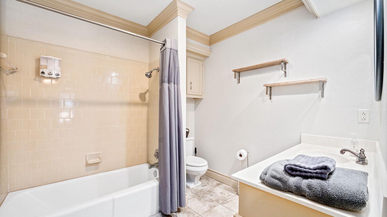 Photo of Bathroom in Raintree