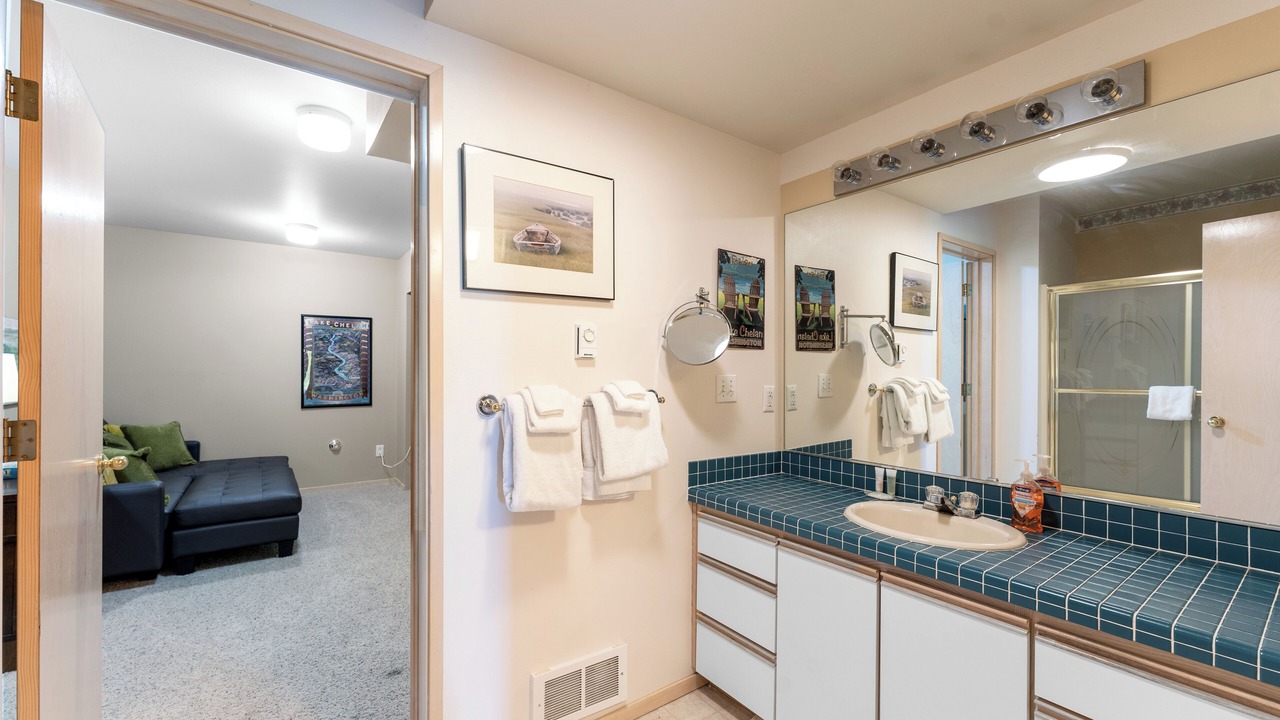 Photo of Bathroom in Wapato Point