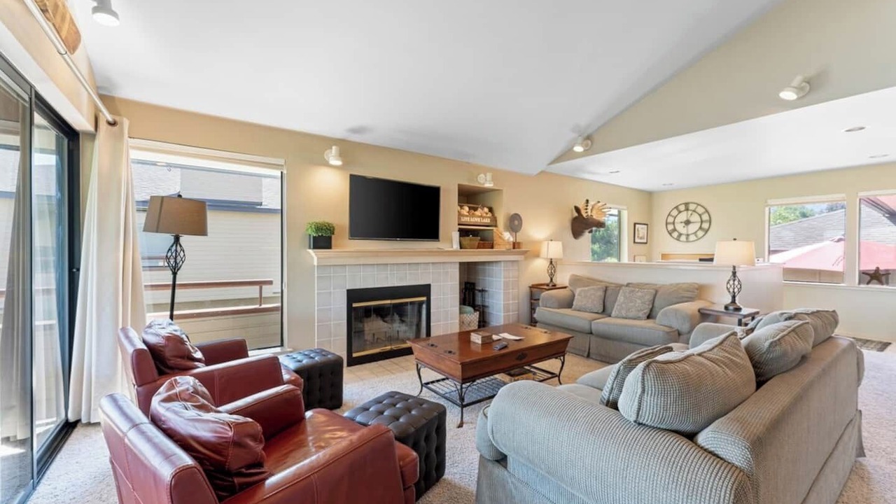Photo of Livingroom in Wapato Point