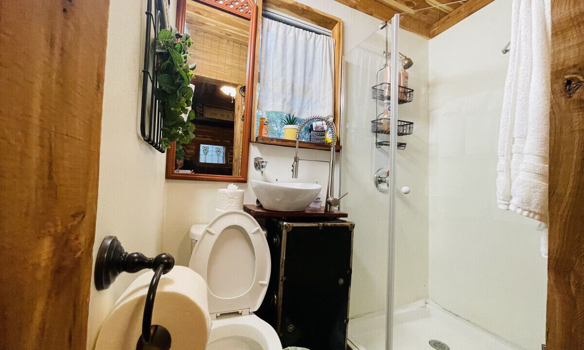 Photo of Bathroom in Eufaula