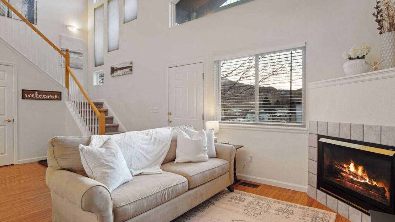 Photo of Livingroom in Golden