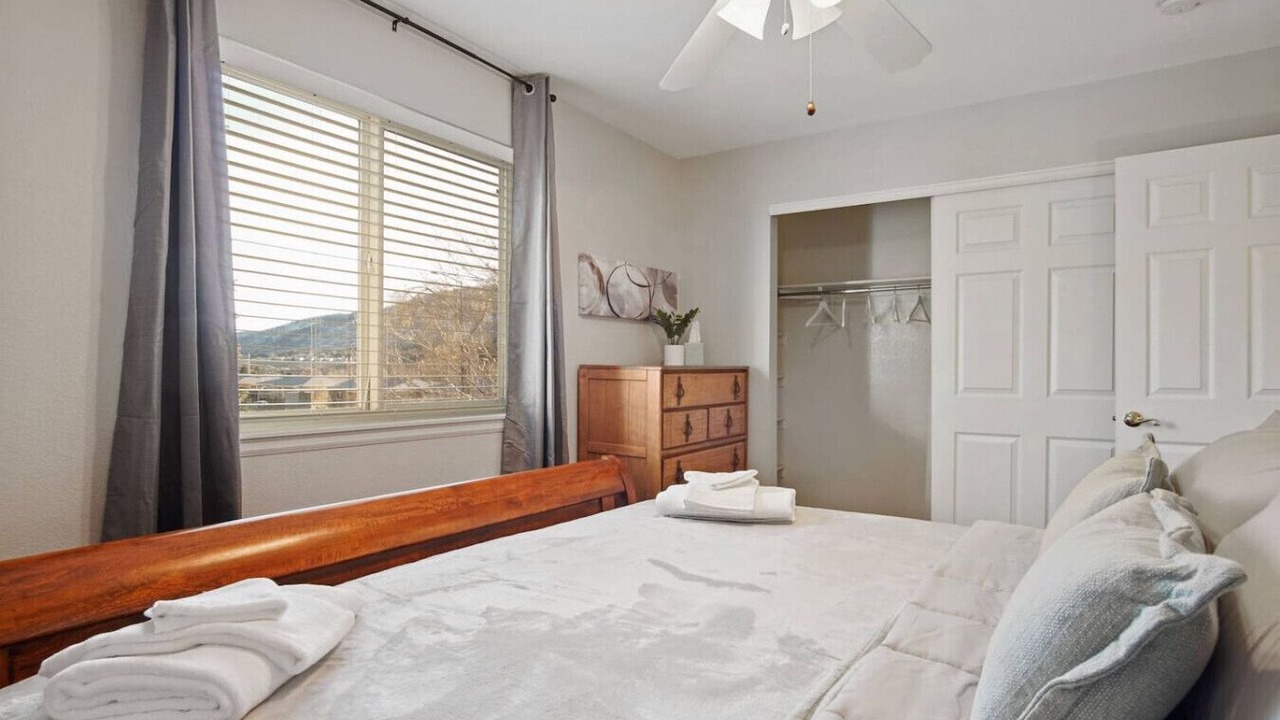 Photo of Bedroom in Golden