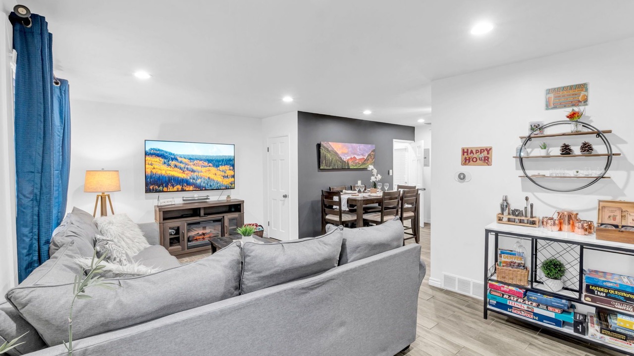 Photo of Livingroom in Dupont