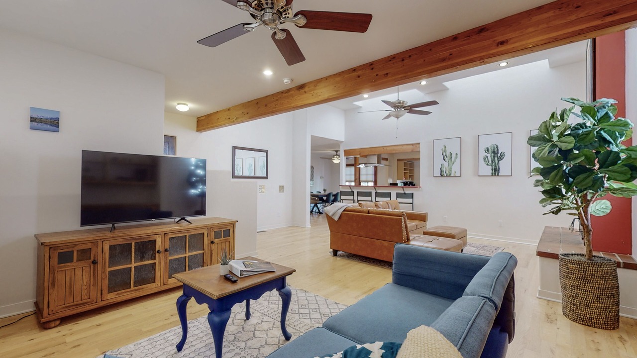 Photo of Livingroom in Victory Hills
