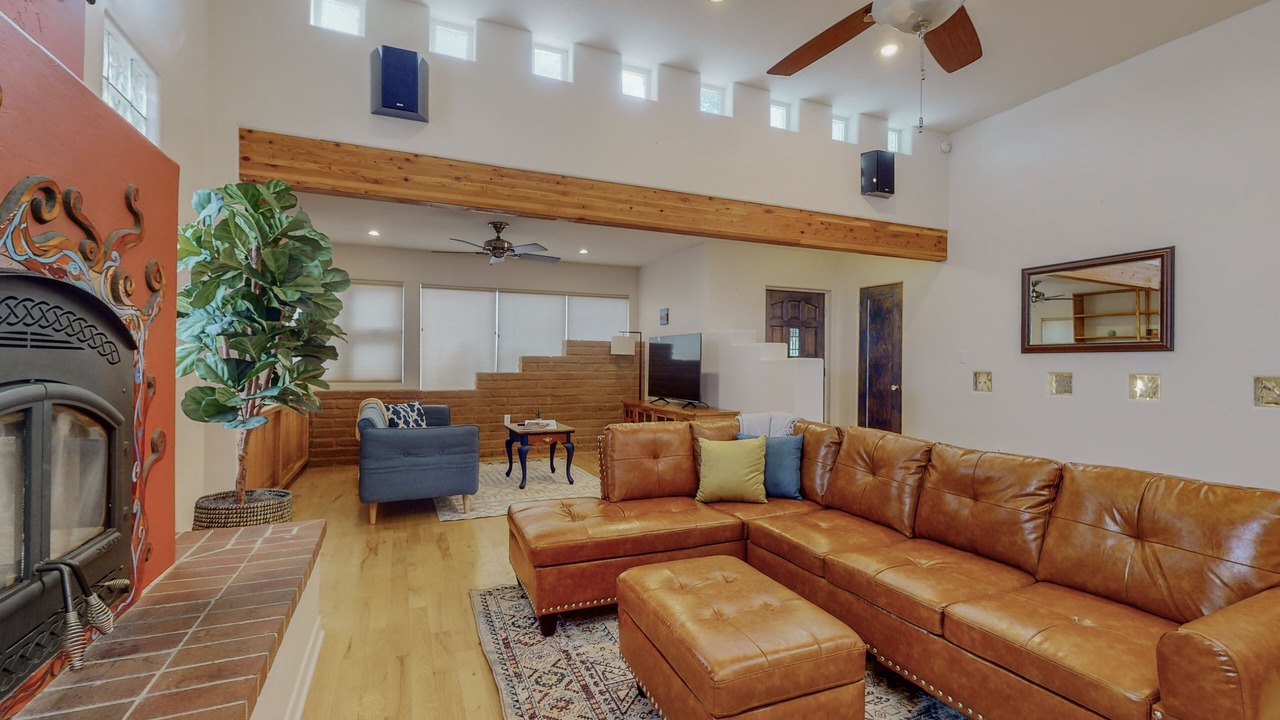 Photo of Livingroom in Victory Hills