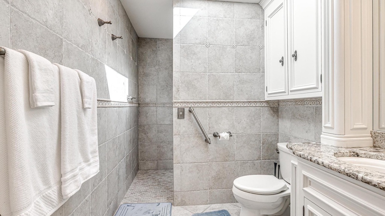 Photo of Bathroom in Central Oklahoma City