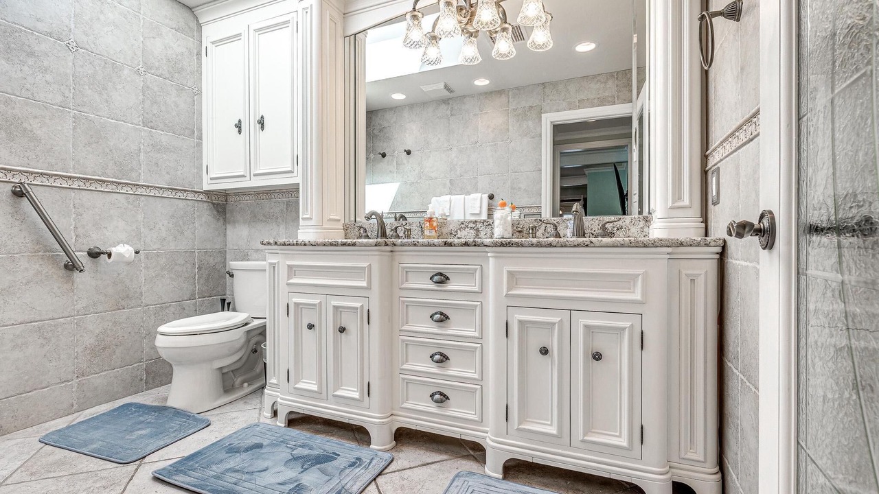 Photo of Bathroom in Central Oklahoma City