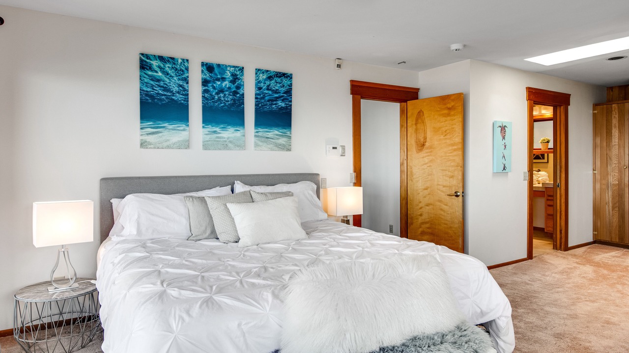 Photo of Bedroom in Eastsound