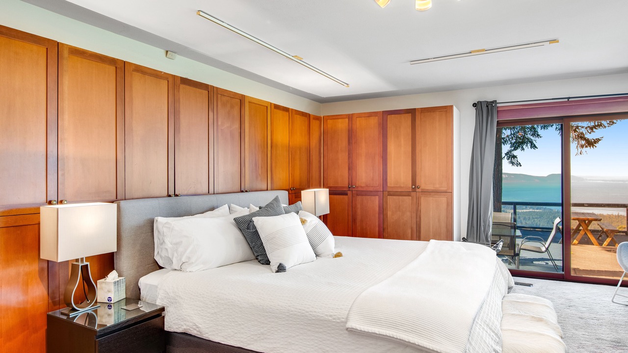 Photo of Bedroom in Eastsound
