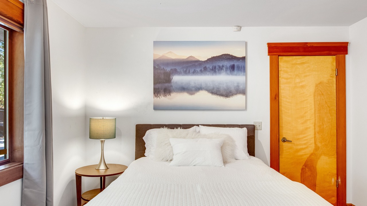 Photo of Bedroom in Eastsound