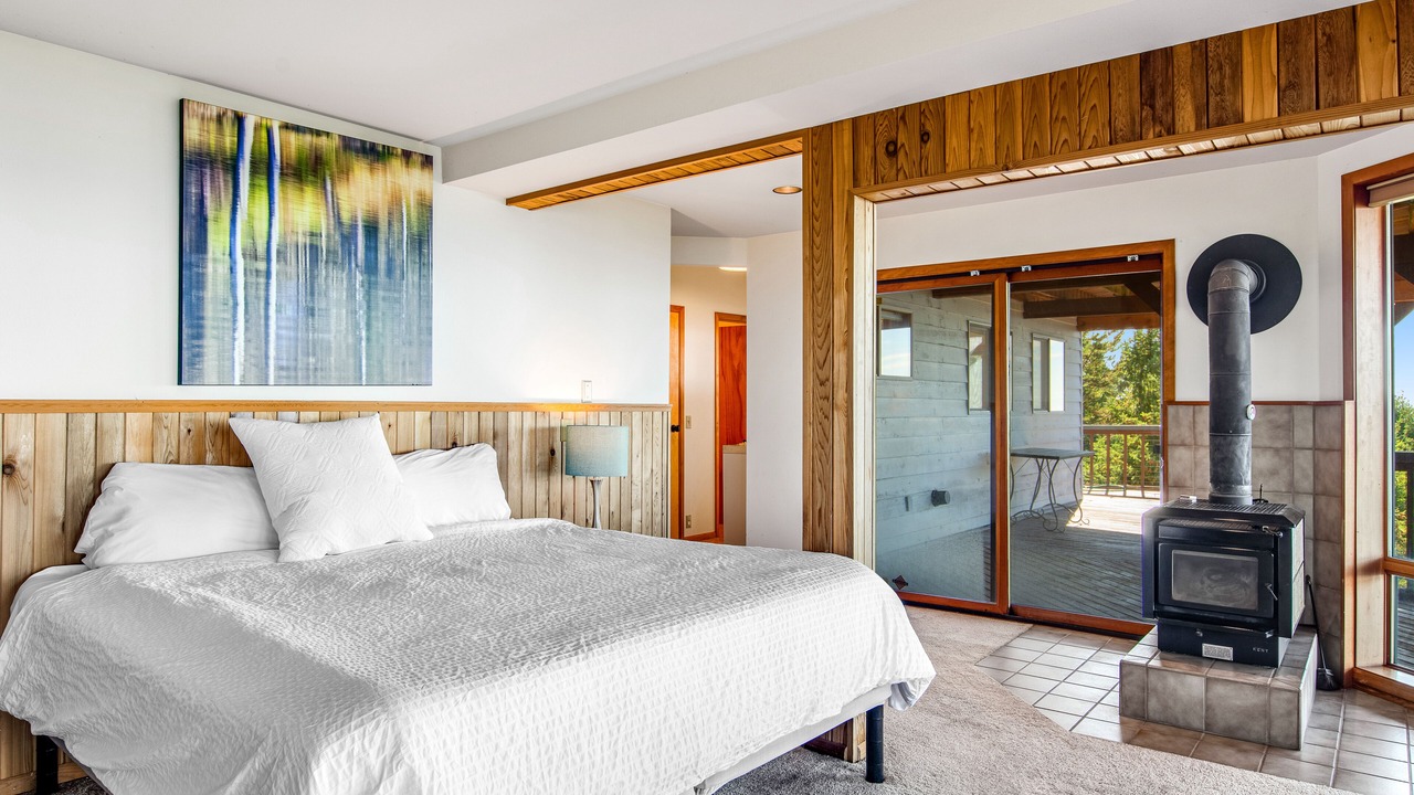 Photo of Bedroom in Eastsound