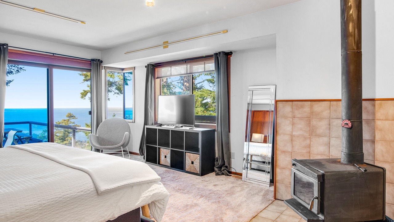 Photo of Bedroom in Eastsound