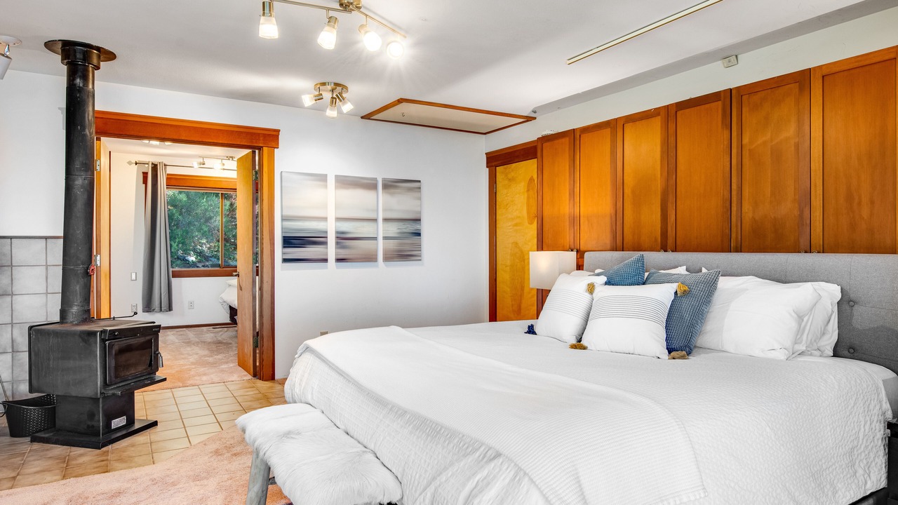 Photo of Bedroom in Eastsound