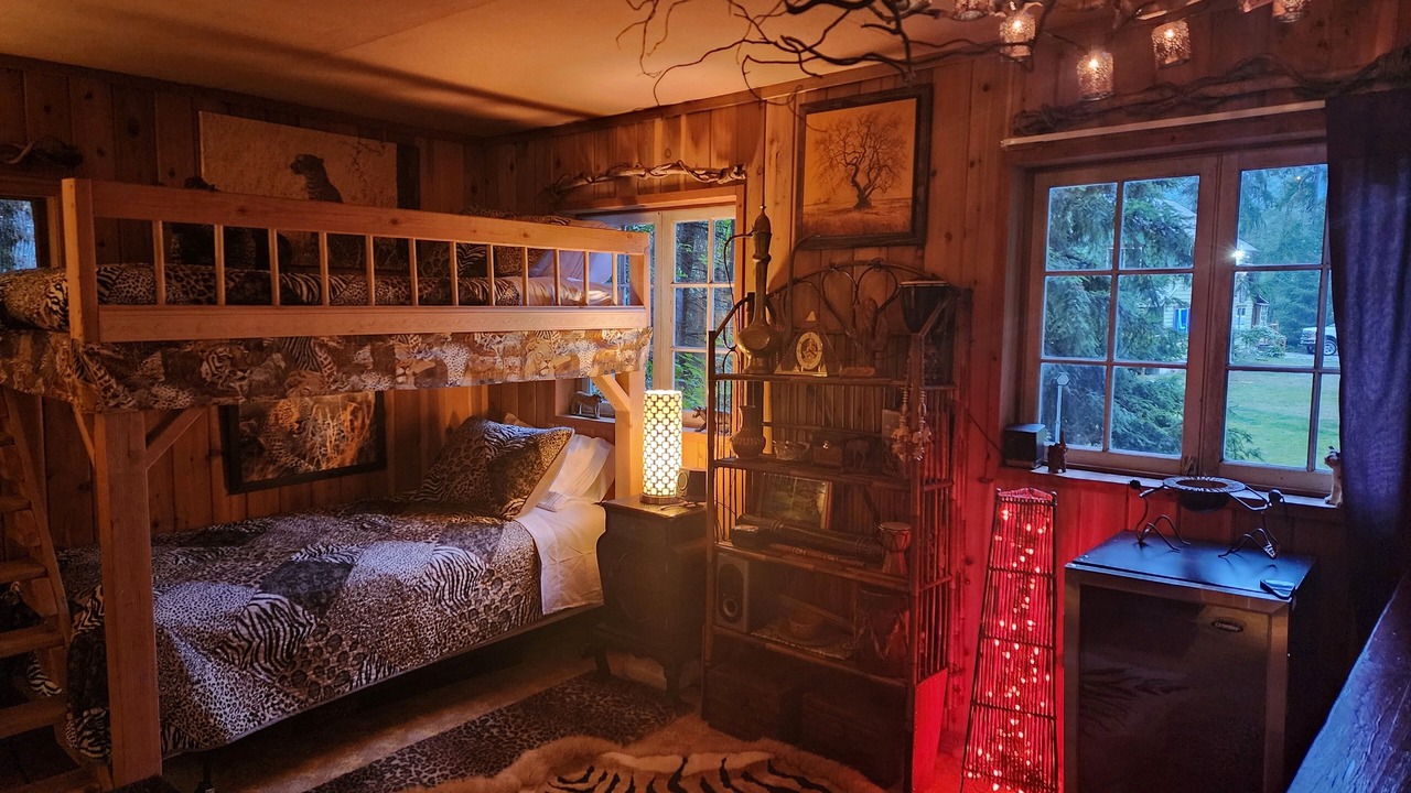 Photo of Bedroom in Eatonville