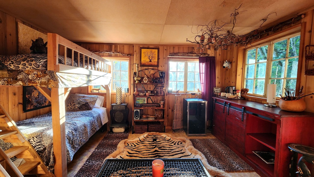 Photo of Bedroom in Eatonville