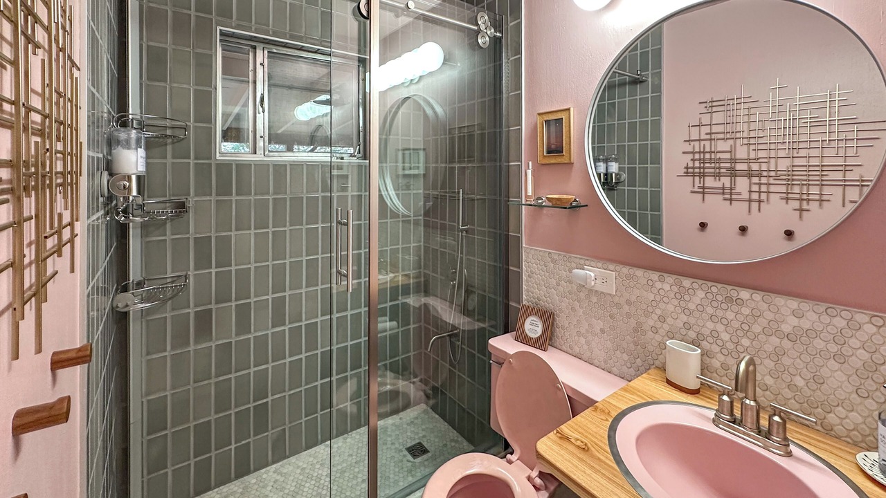 Photo of Bathroom in Baseline Sub