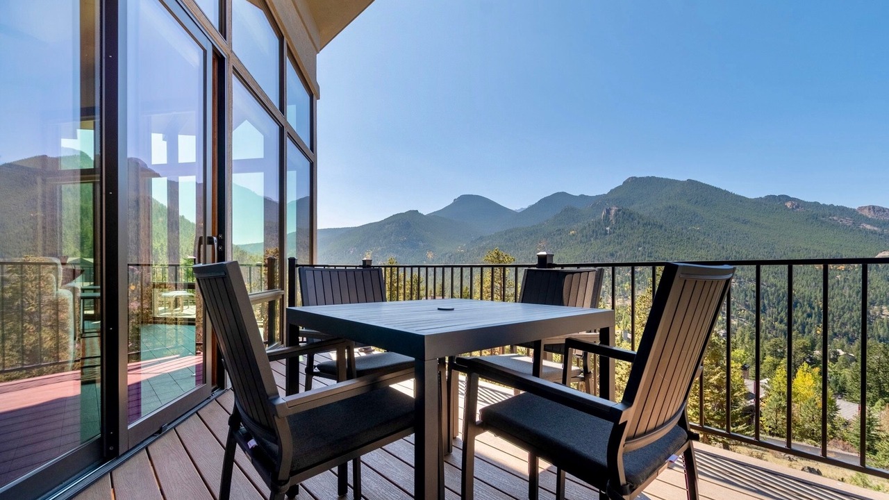 Photo of Outdoor in Windcliff Estates