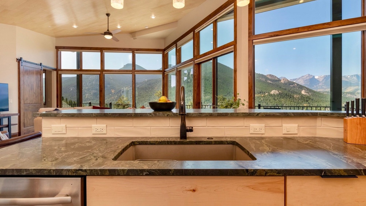 Photo of Kitchen in Windcliff Estates