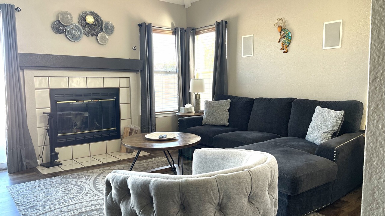 Photo of Livingroom in Alban Hills
