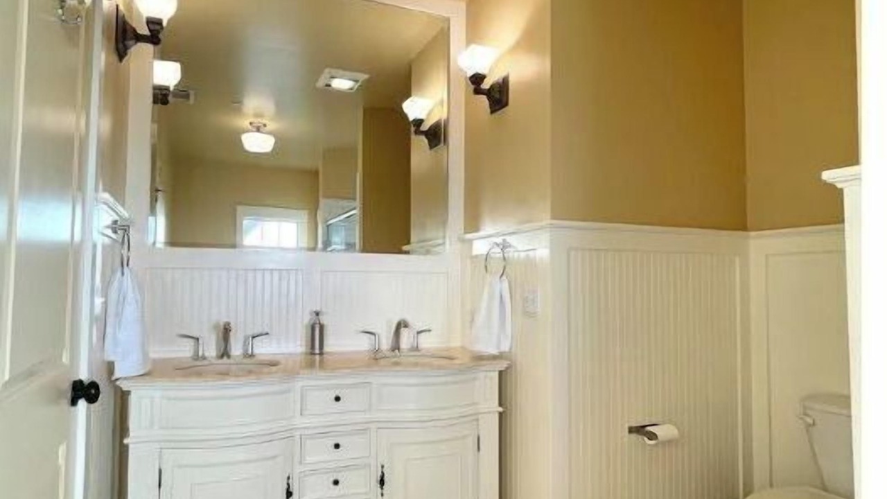 Photo of Bathroom in Eureka