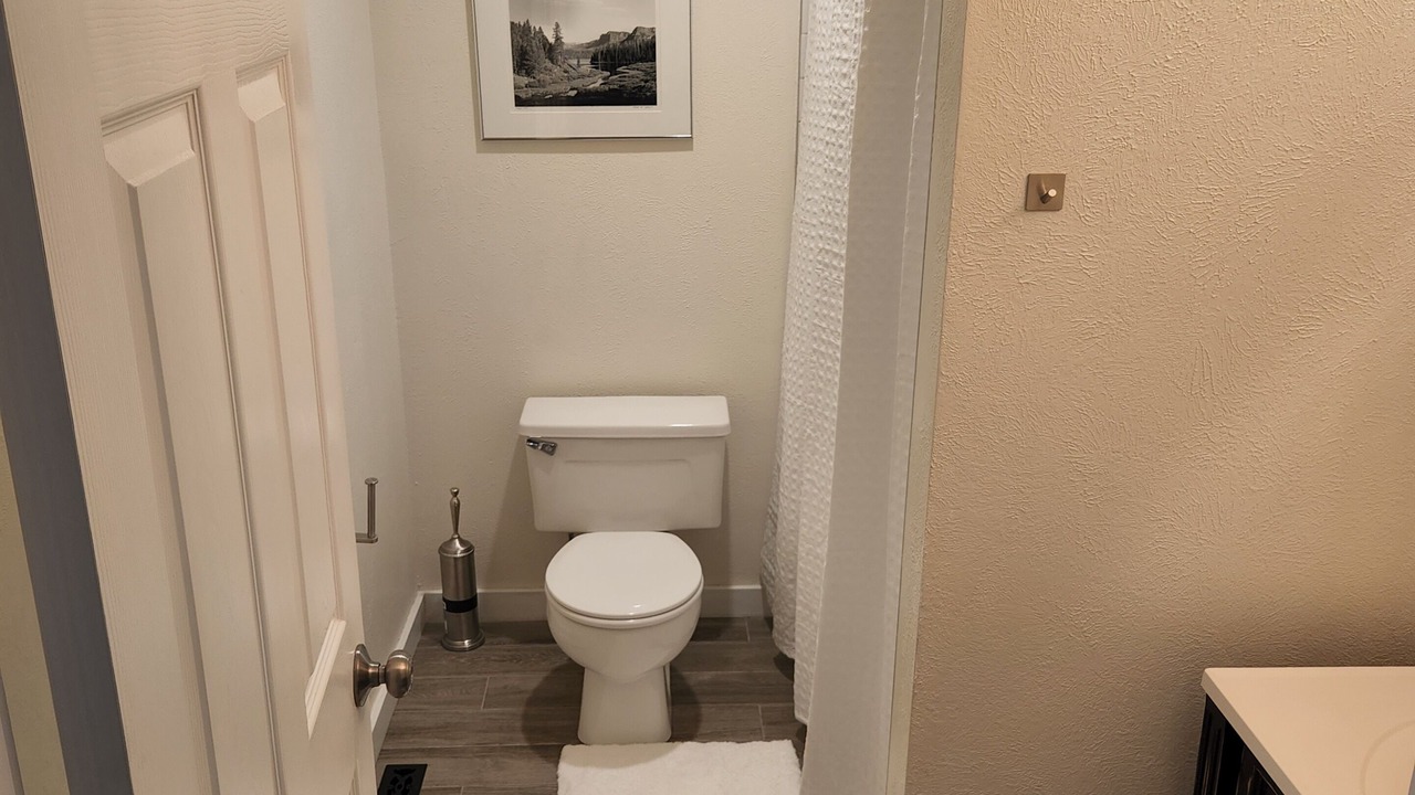 Photo of Bathroom in Glenwood Grove - North Iris
