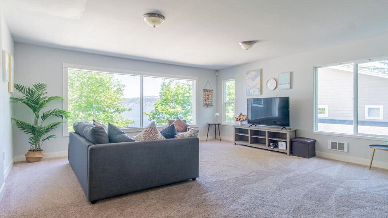 Photo of Livingroom in Rainier Valley