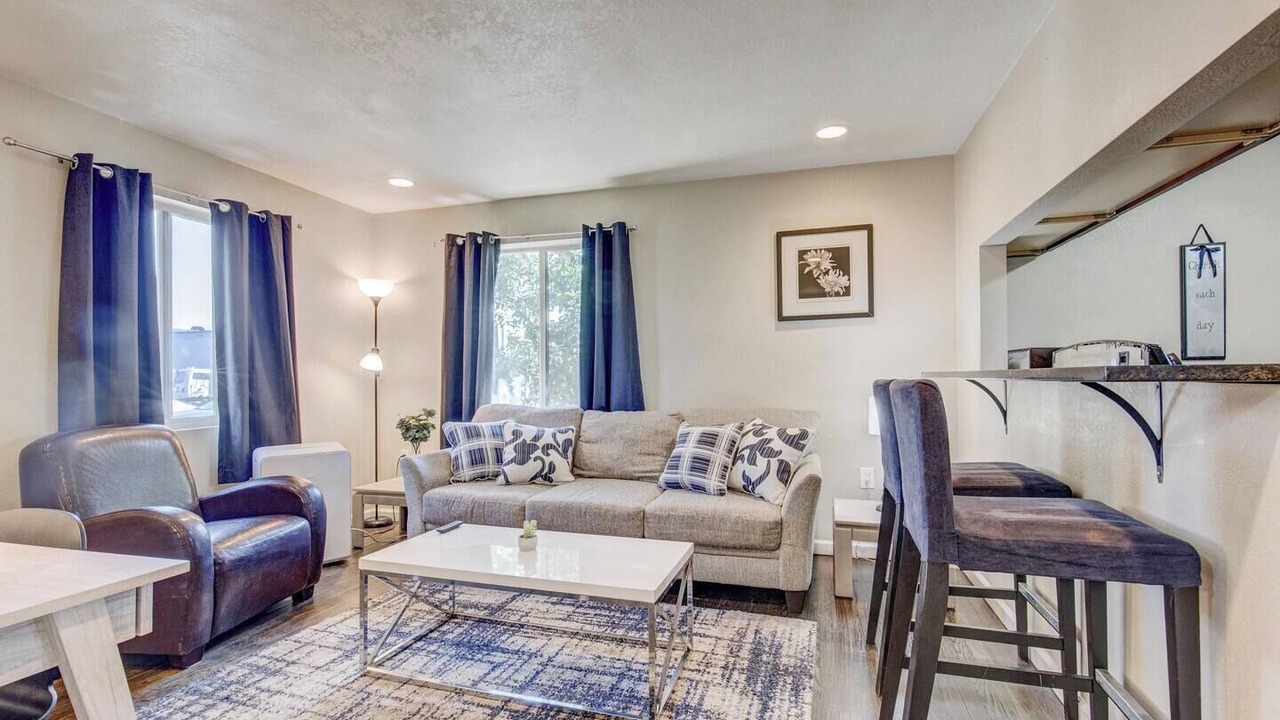 Photo of Livingroom in Lakewood