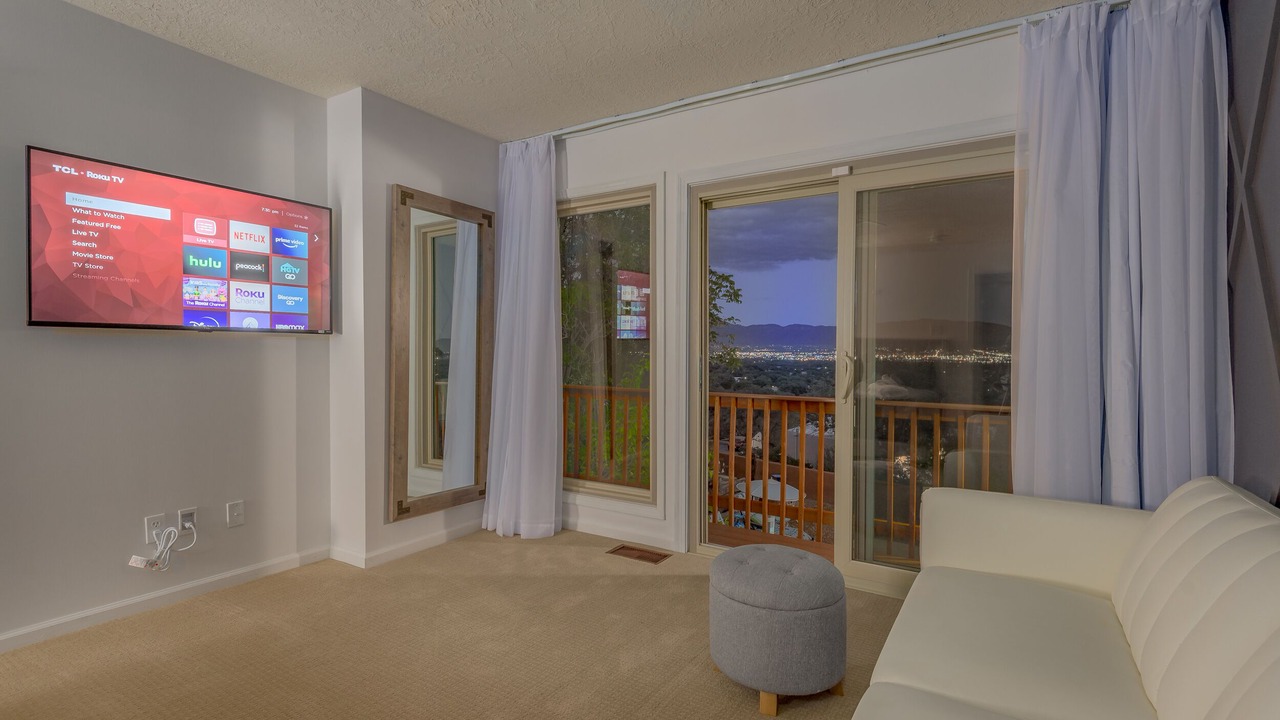 Photo of Livingroom in West Bluff