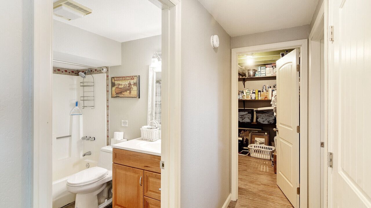 Photo of Bathroom in Shadow Mountain