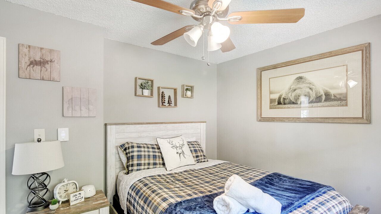 Photo of Bedroom in Shadow Mountain
