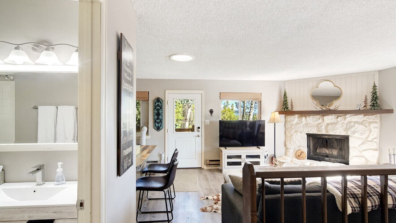 Photo of Bedroom in Shadow Mountain