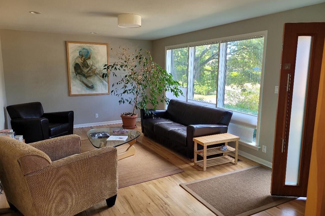 Photo of Livingroom in Haller Lake