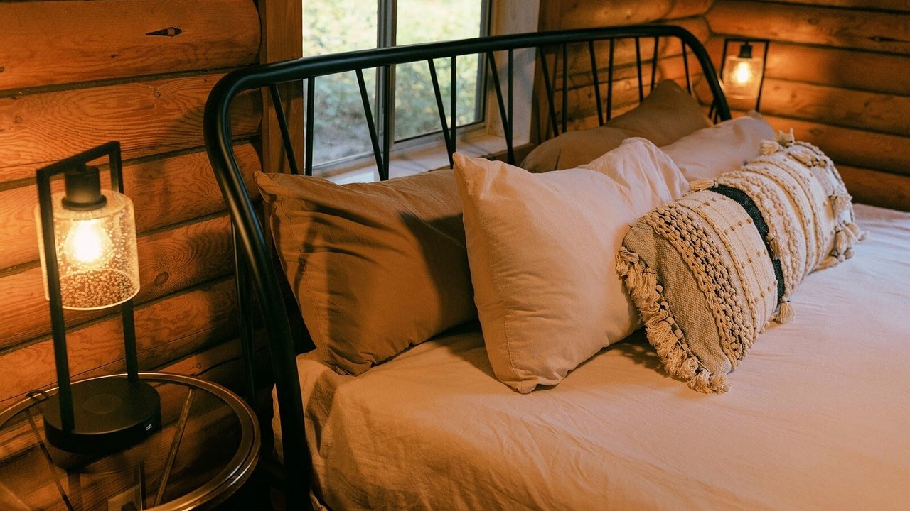 Photo of Bedroom in Garden Valley