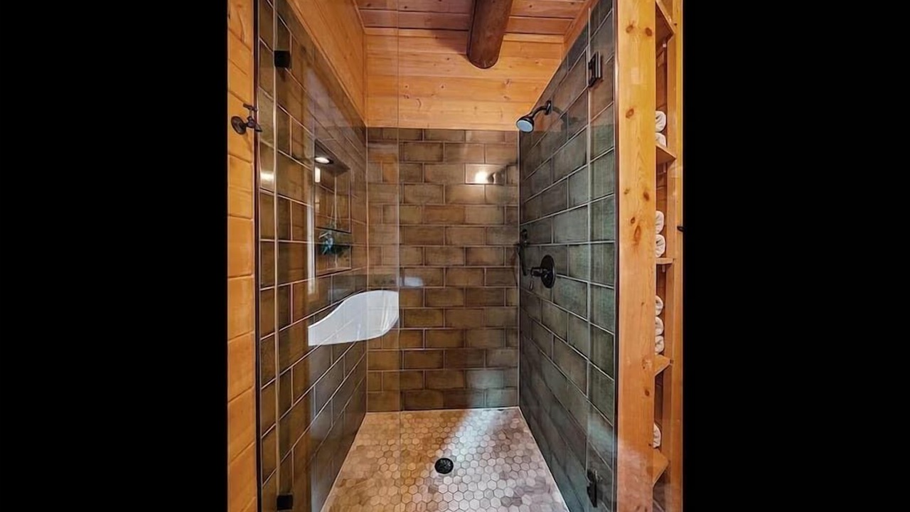 Photo of Bathroom in Lyons