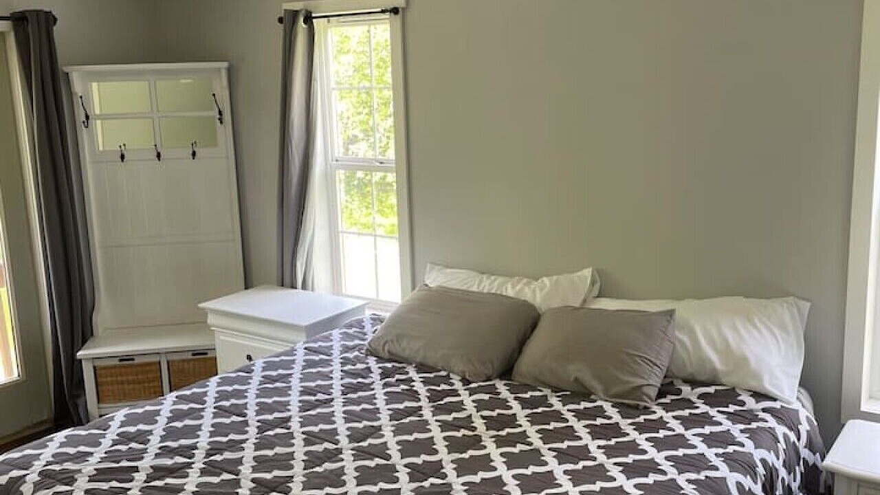 Photo of Bedroom in Marietta-Alderwood
