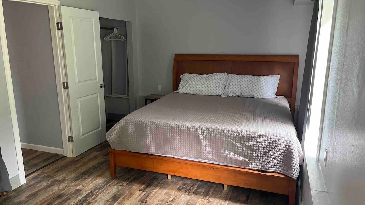 Photo of Bedroom in Marietta-Alderwood