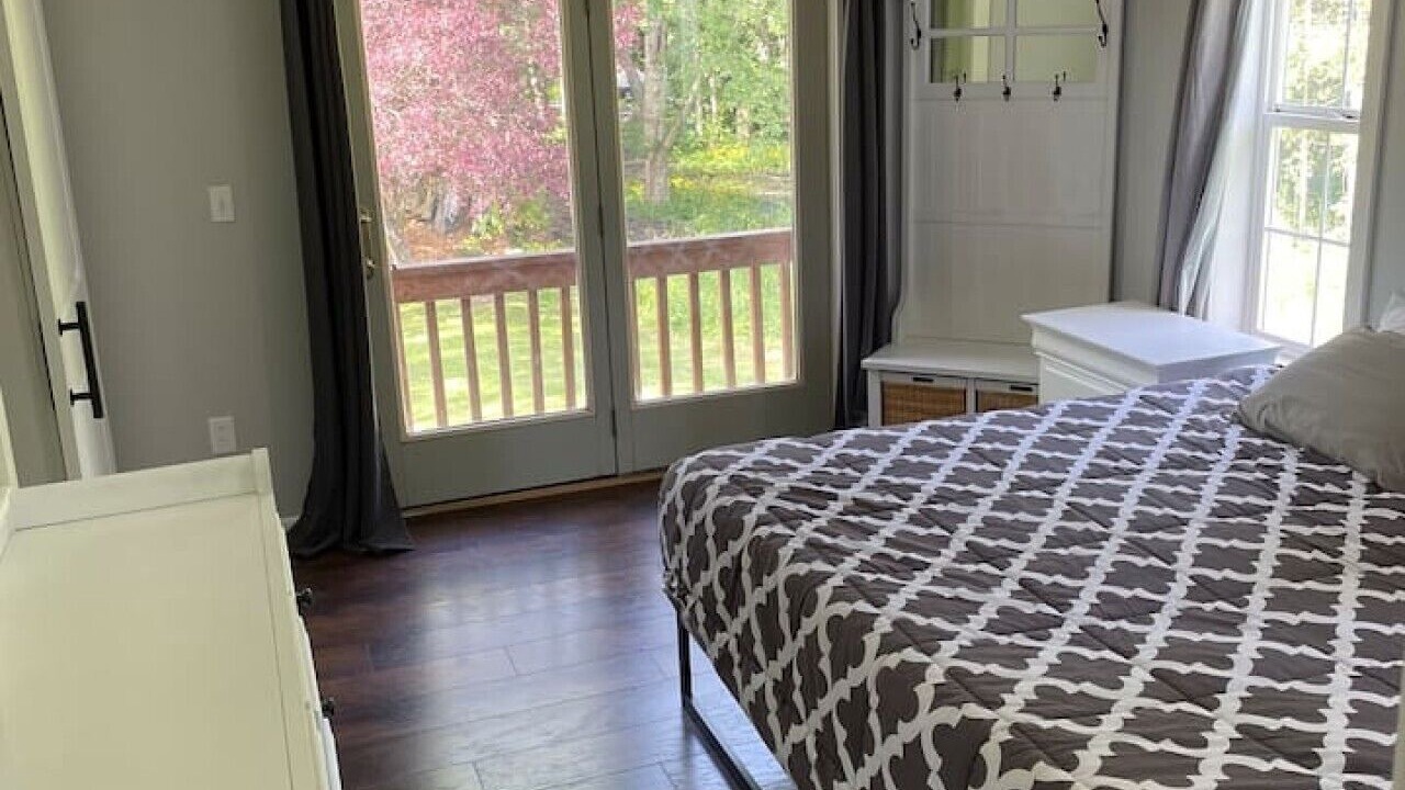 Photo of Bedroom in Marietta-Alderwood