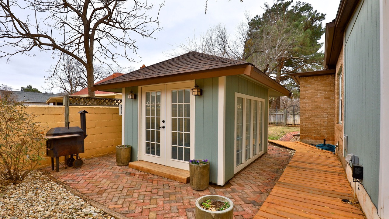 Photo of Patio Balcony in Elmwood Area